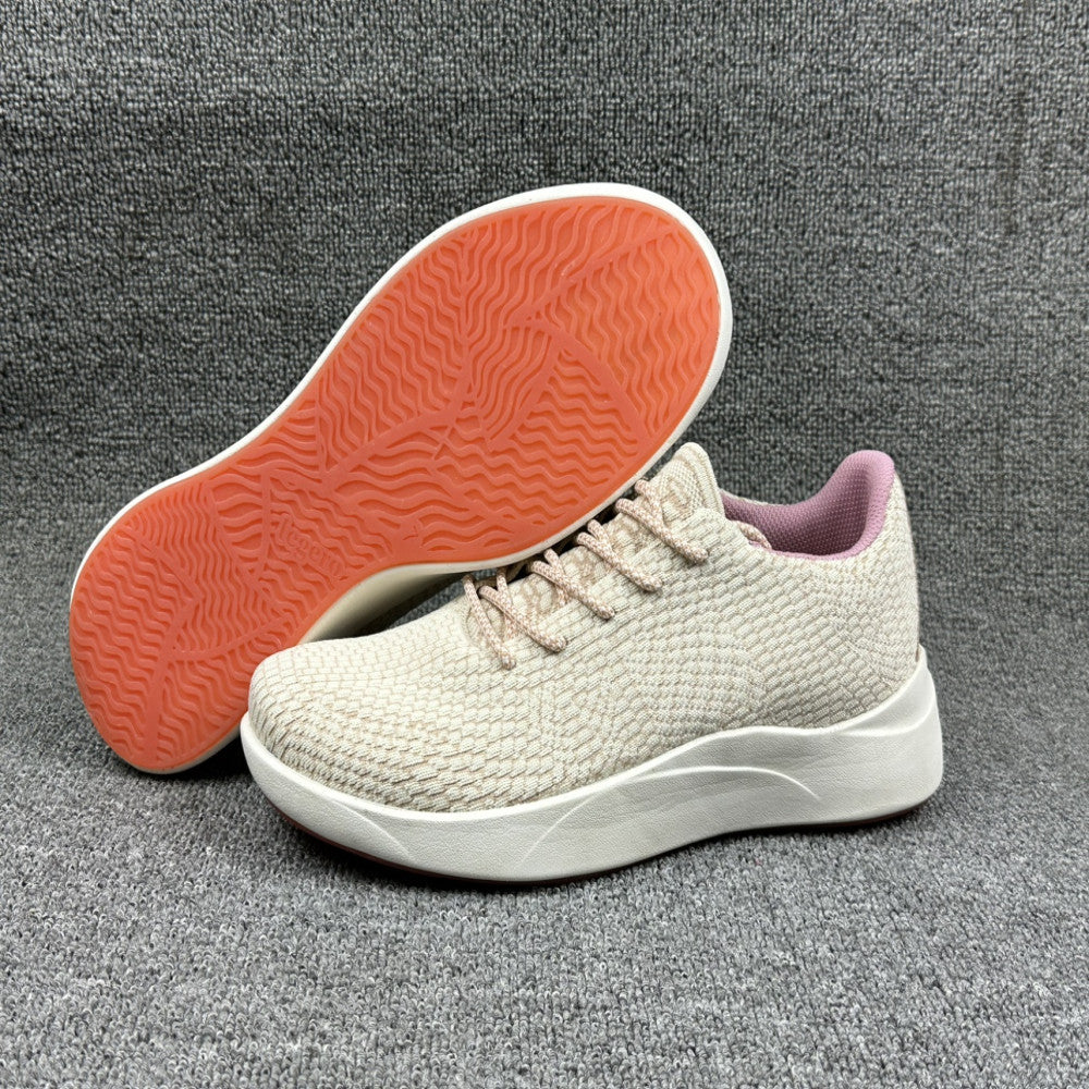 Export of foreign trade orders for Italian mesh casual shoes spring and autumn outdoor men s and women s non slip lightweight sports shoes walking shoes image 57