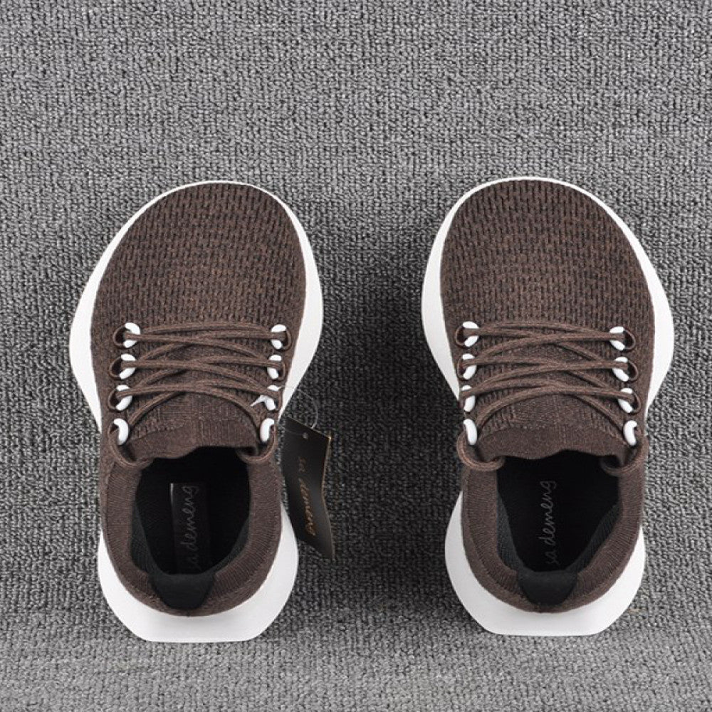 Men and women wearing breathable mesh walking shoes in spring and summer a casual and comfortable daily routine image 49