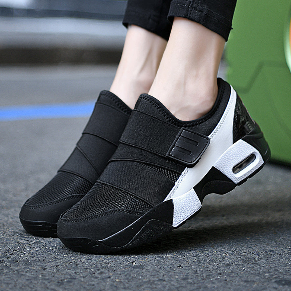 New sports shoes for women Le Fu shoes lightweight and versatile black running shoes comfortable thick soled casual shoes mesh single shoes image 4