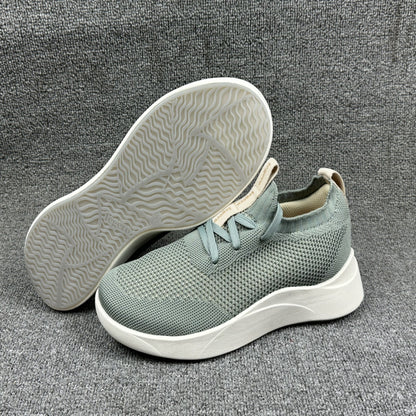 Export of foreign trade orders for Italian mesh casual shoes spring and autumn outdoor men s and women s non slip lightweight sports shoes walking shoes image 19