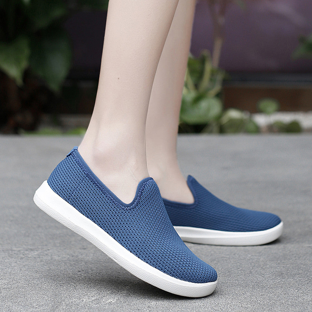 Middle aged and elderly mother s casual shoes lazy shoes flat shoes mesh shoes mother s shoes old Beijing cloth shoes elderly shoes image 2