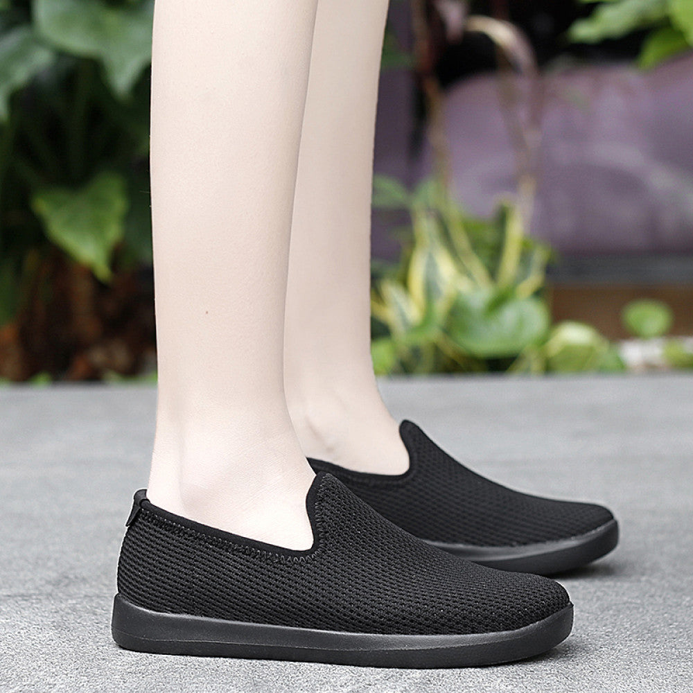 Middle aged and elderly mother s casual shoes lazy shoes flat shoes mesh shoes mother s shoes old Beijing cloth shoes elderly shoes image 4