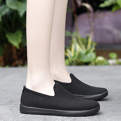 Middle aged and elderly mother s casual shoes lazy shoes flat shoes mesh shoes mother s shoes old Beijing cloth shoes elderly shoes image 4