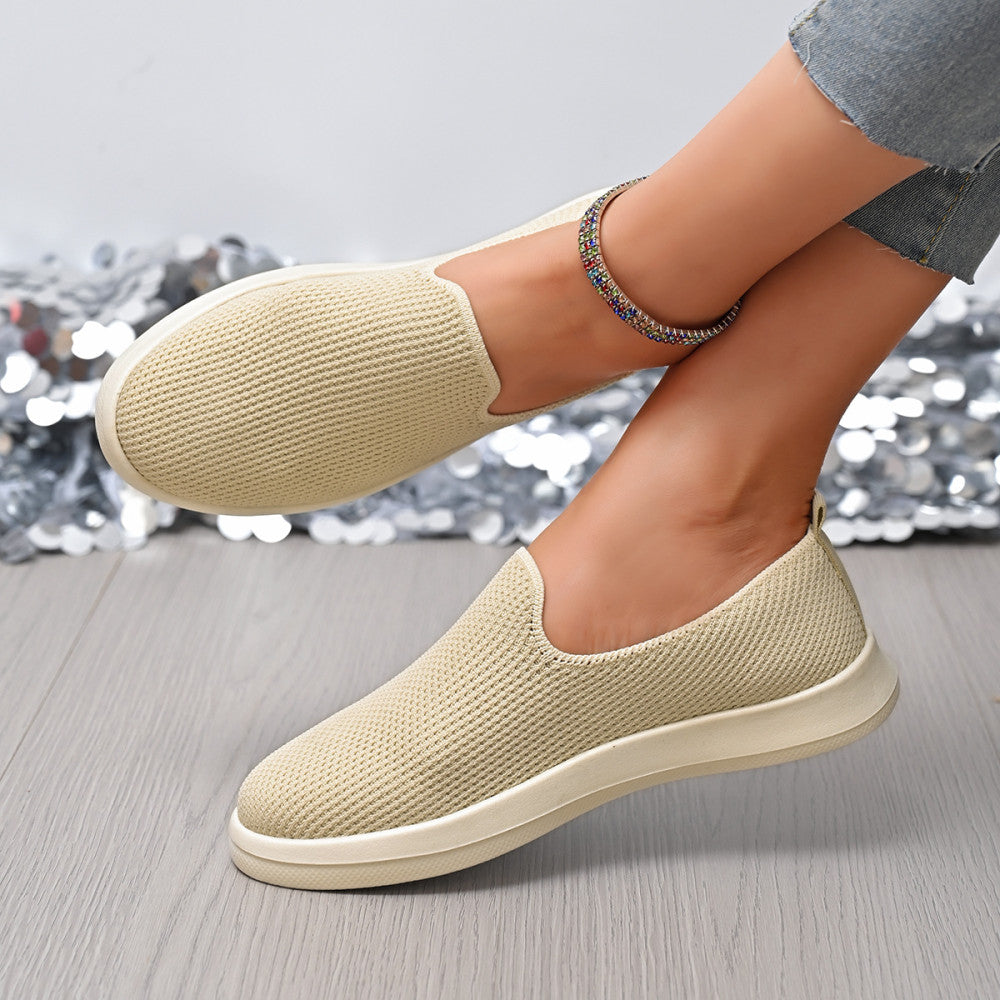 Cross border new casual and fashionable women s shoes breathable fly woven flat sole single shoes travel shoes one foot kick women s shoes image 2