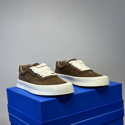 2025 Spring new style solid color sneakers comfortable soft sole heightened lightweight outdoor leisure sports men s shoes image 0