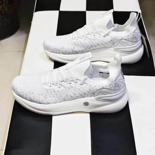 Flywoven breathable sports casual men s shoes are lightweight comfortable wear resistant and non slip