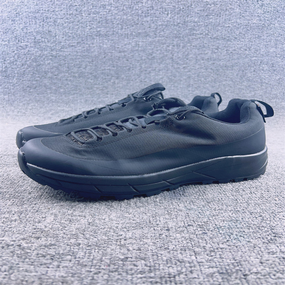 Foreign trade men s and women s outdoor hiking shoes waterproof anti slip wear resistant breathable quick drying lightweight casual travel shoes image 0