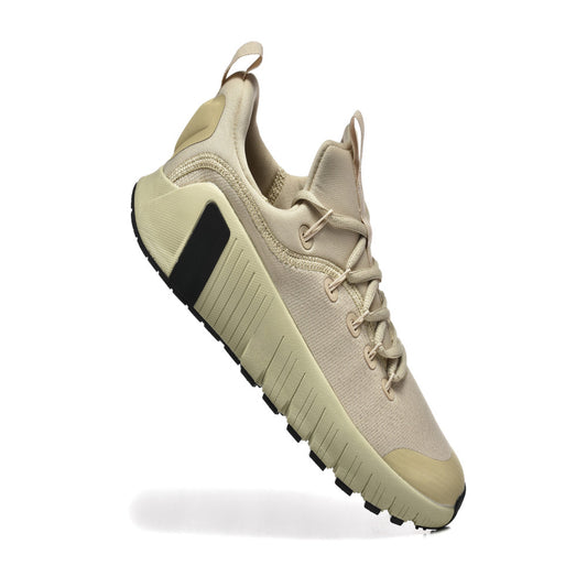 Fashionable sports and leisure shoes
