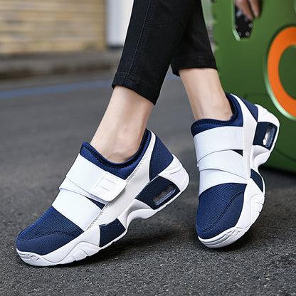 New sports shoes for women Le Fu shoes lightweight and versatile black running shoes comfortable thick soled casual shoes mesh single shoes image 5