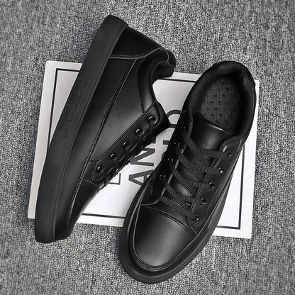 Men s shoes 2025 new summer breathable lightweight anti skateboard shoes wear resistant casual trendy shoes versatile low top sports shoes